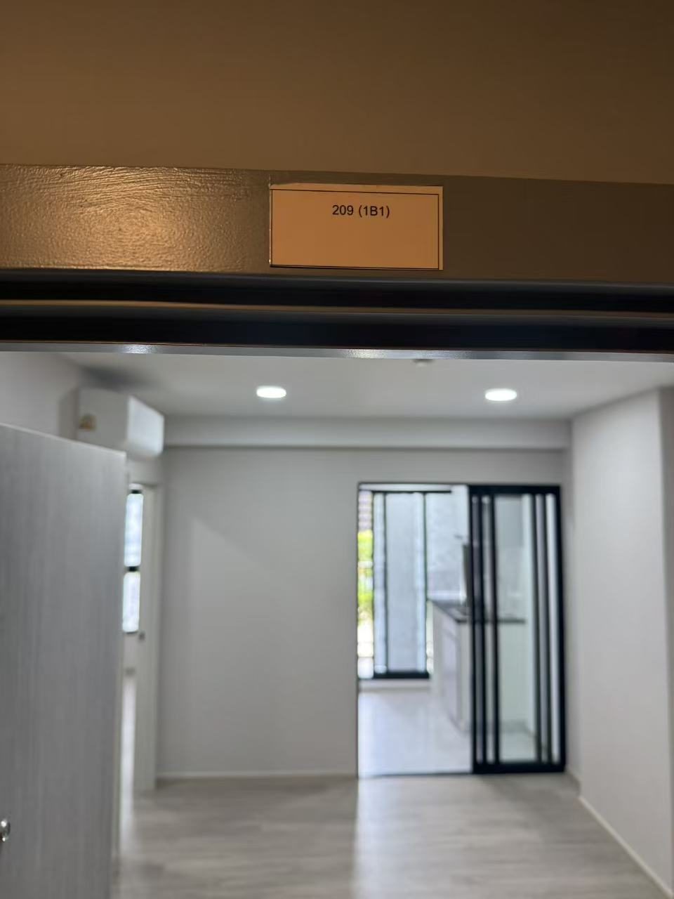 Show Unit 1bed 33