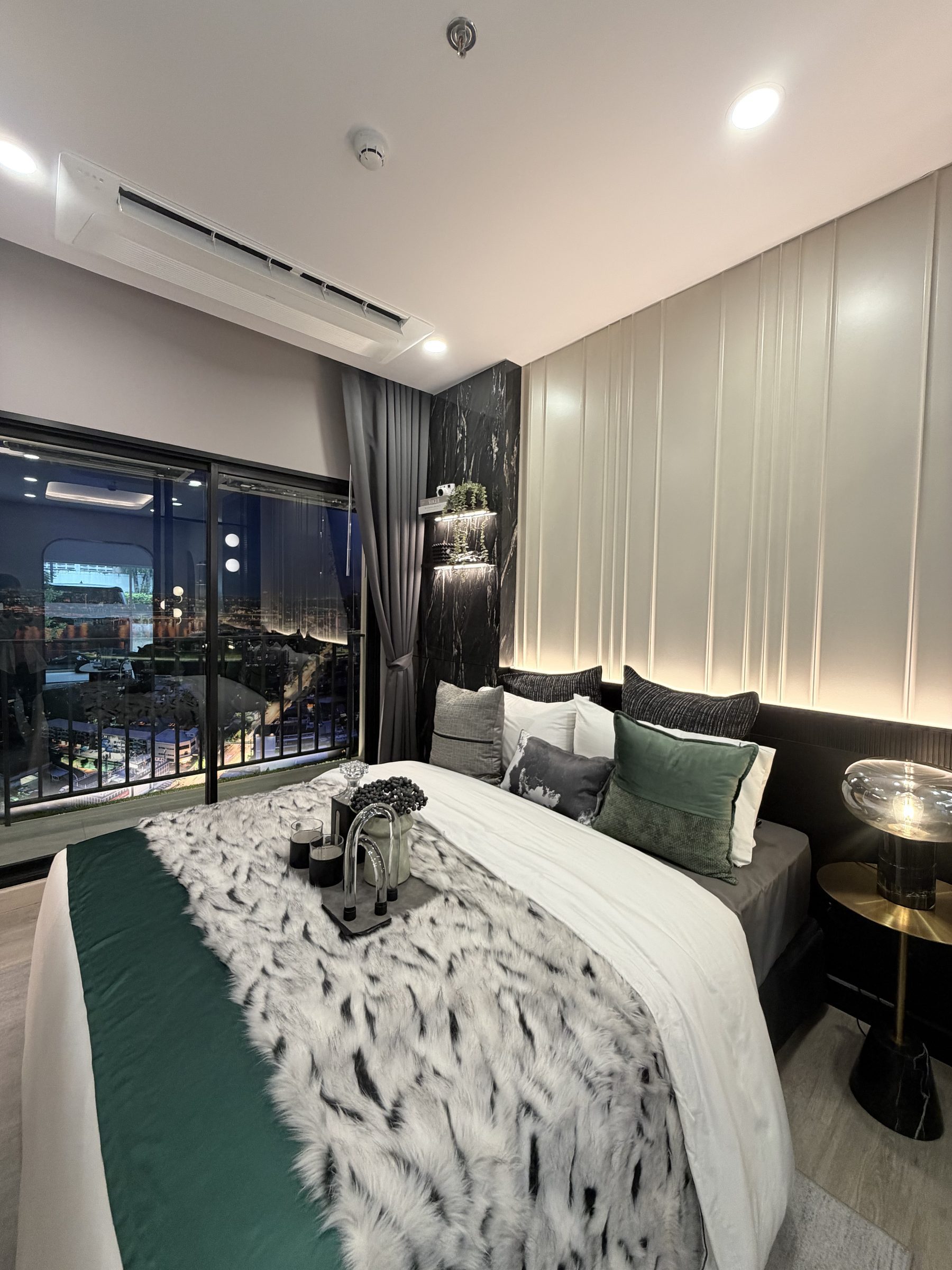 Show Unit 1bed 35